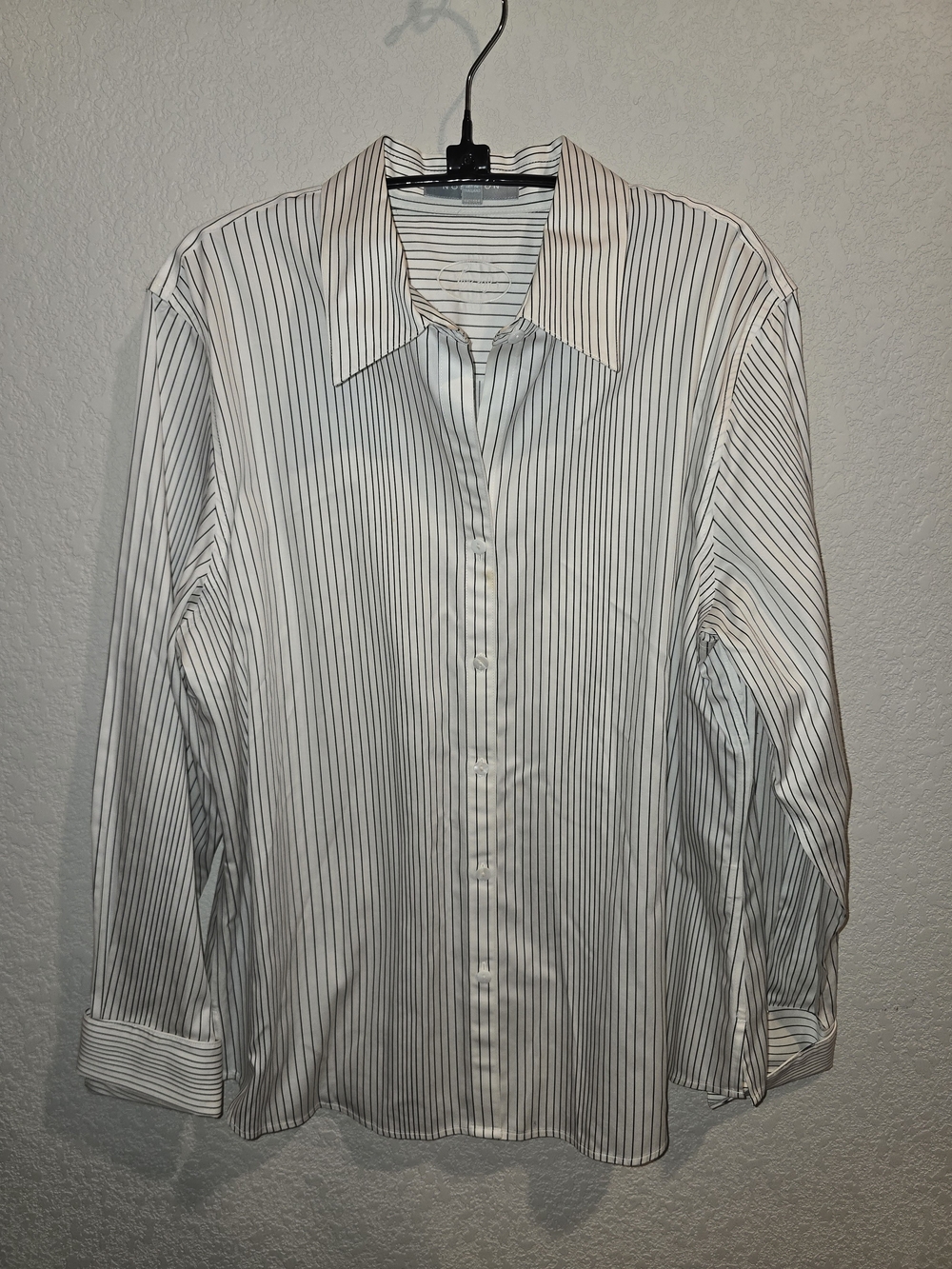 Foxcroft Women's Size 14 White Black Pinstripe Non-Iron Fitted Button-Down Shirt